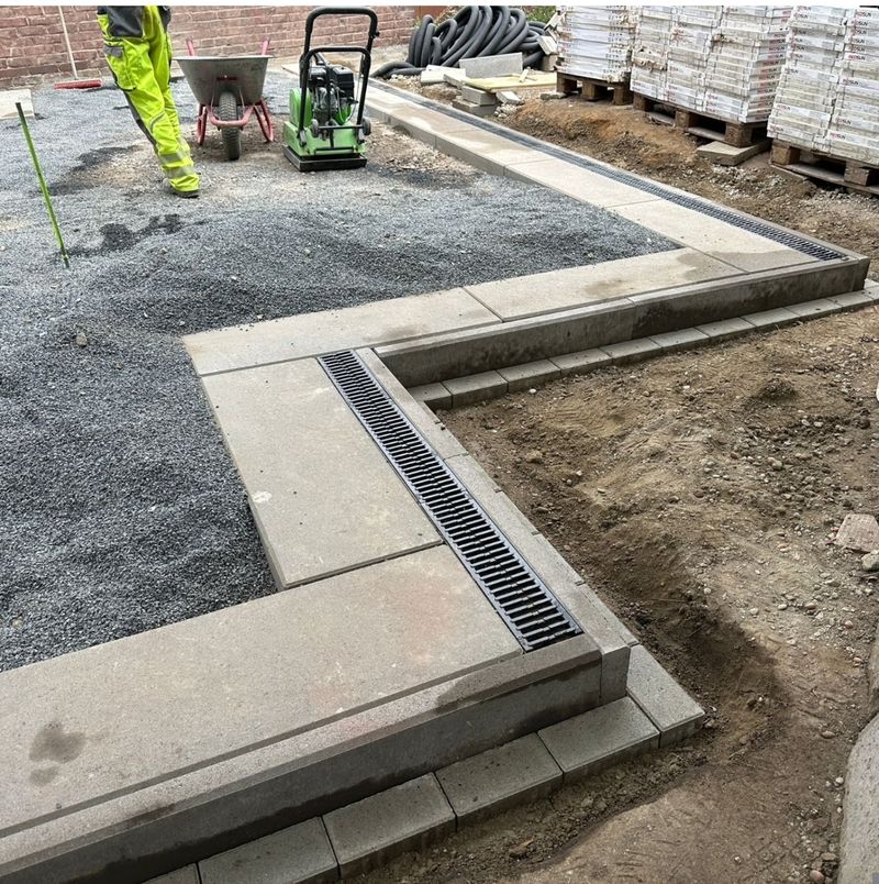 Entwässerung und Randabschlüsse